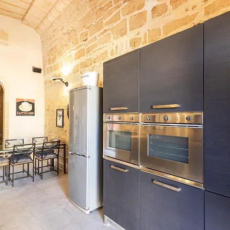 Ferienhaus A Stunning, Townhouse With Magnificent Pool Area By 360 Estates