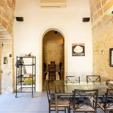 Сasa de vacaciones A Stunning, Townhouse With Magnificent Pool Area By 360 Estates