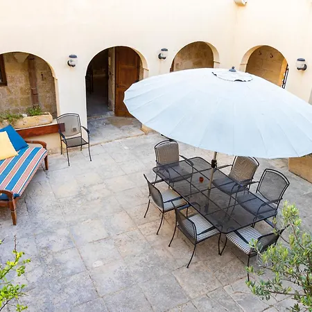 A Stunning, Townhouse With Magnificent Pool Area By 360 Estates Holiday home *