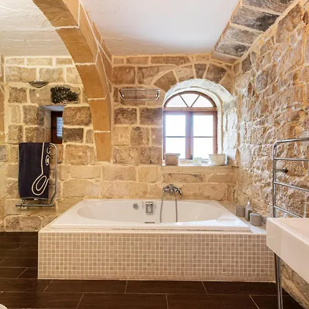 A Stunning, Townhouse With Magnificent Pool Area By 360 Estates Holiday home *