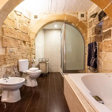 A Stunning, Townhouse With Magnificent Pool Area By 360 Estates Holiday home Zebbug (Southern Region)