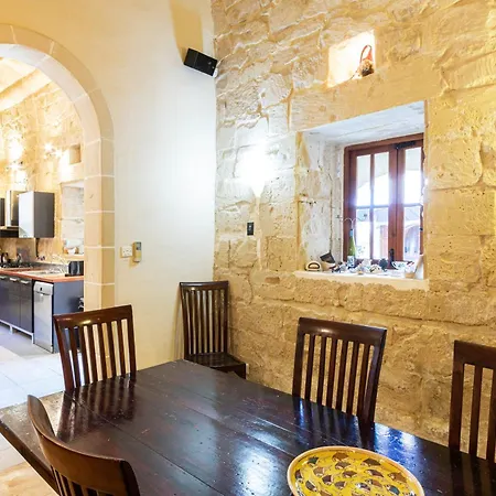 Ferienhaus A Stunning, Townhouse With Magnificent Pool Area By 360 Estates