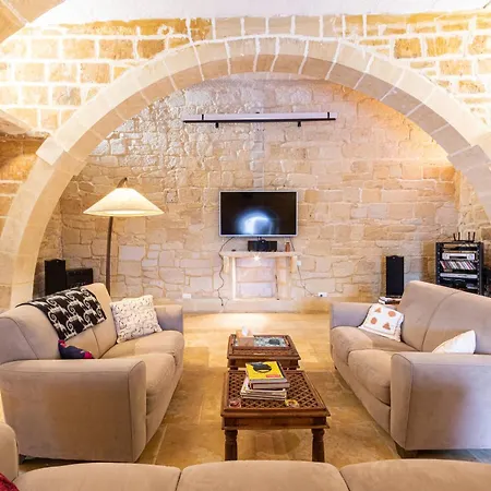 Holiday home A Stunning, Townhouse With Magnificent Pool Area By 360 Estates Zebbug (Southern Region)