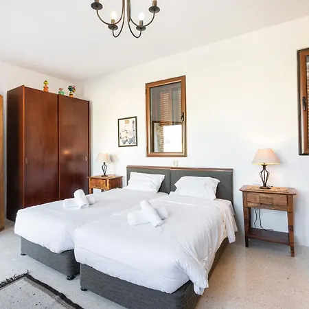 A Stunning, Townhouse With Magnificent Pool Area By 360 Estates Zebbug (Southern Region)