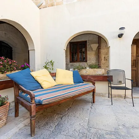 A Stunning, Townhouse With Magnificent Pool Area By 360 Estates Holiday home *